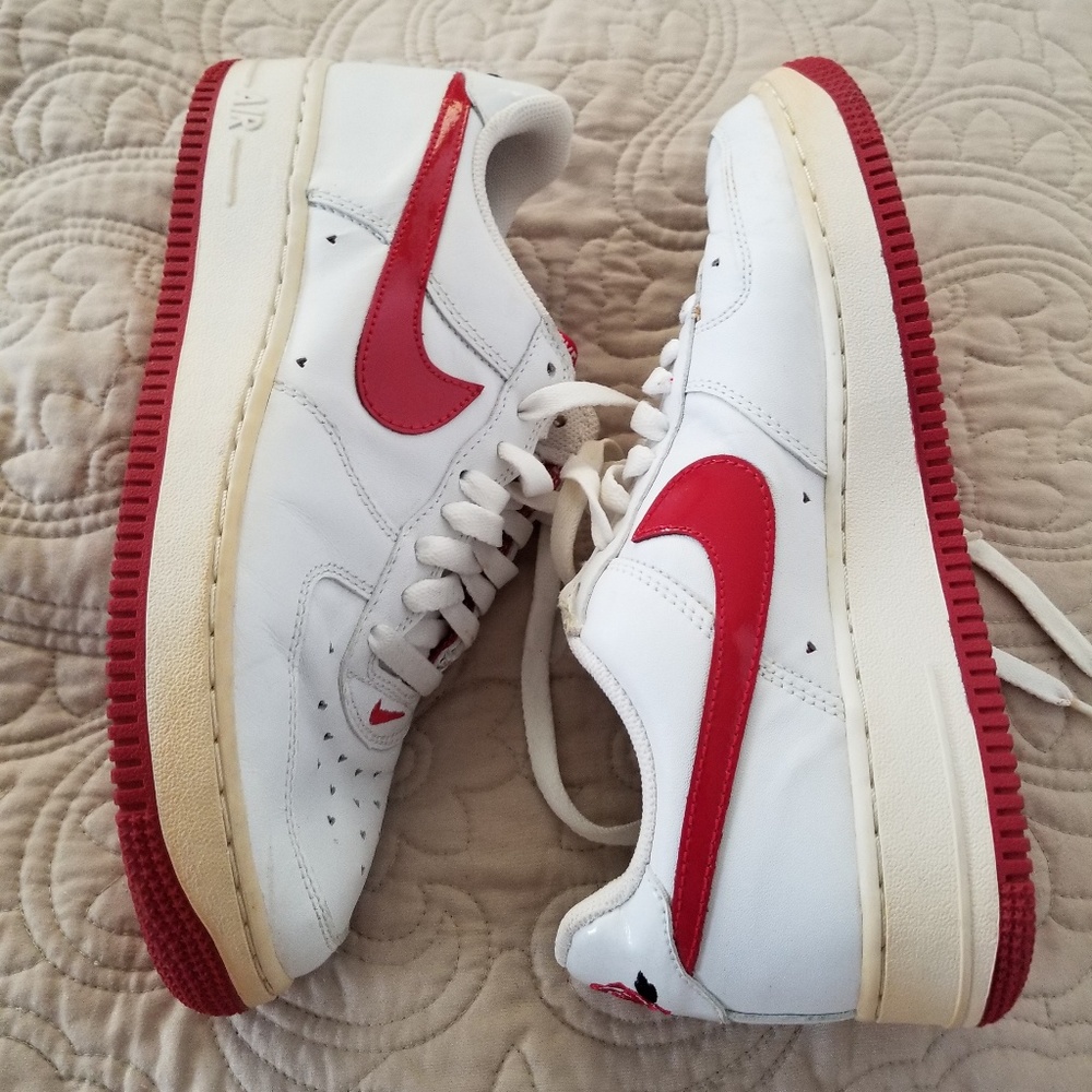 Ladies Collectible Air Force 1 Nike Flower Red